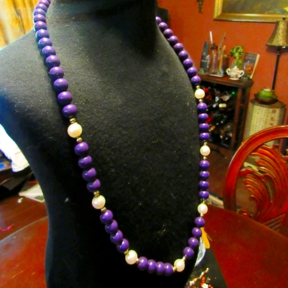 🪻💜🪻 Lovely Vintage Purple & White Faux Pearl Beaded Necklace - Picture 3 of 15